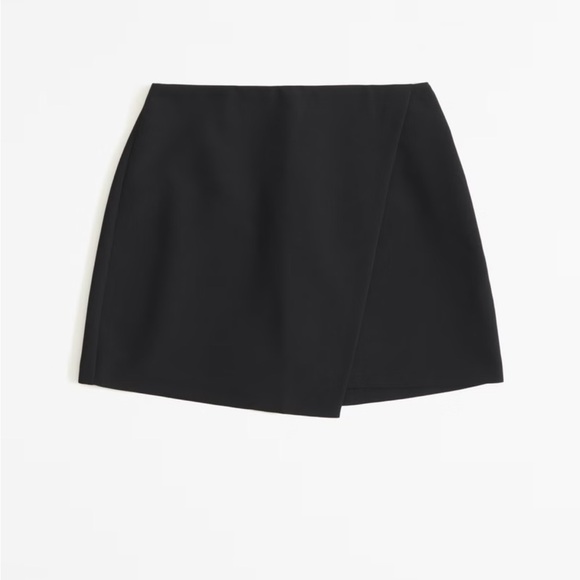 Abercrombie & Fitch Dresses & Skirts - Abercrombie Black Mini Wrap Skort Size Large